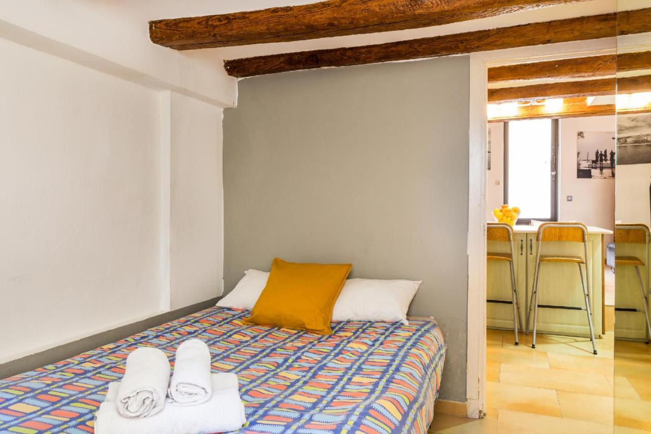 Fridays Flats Dreamy Duplex - Stylish Beach Loft Barcelona Exteriör bild
